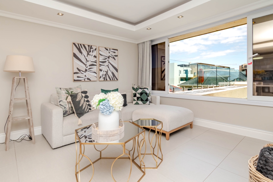 To Let 2 Bedroom Property for Rent in Green Point Western Cape